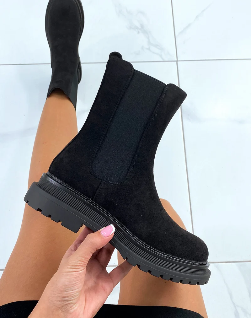 Bottines chelsea noires en suédine montantes