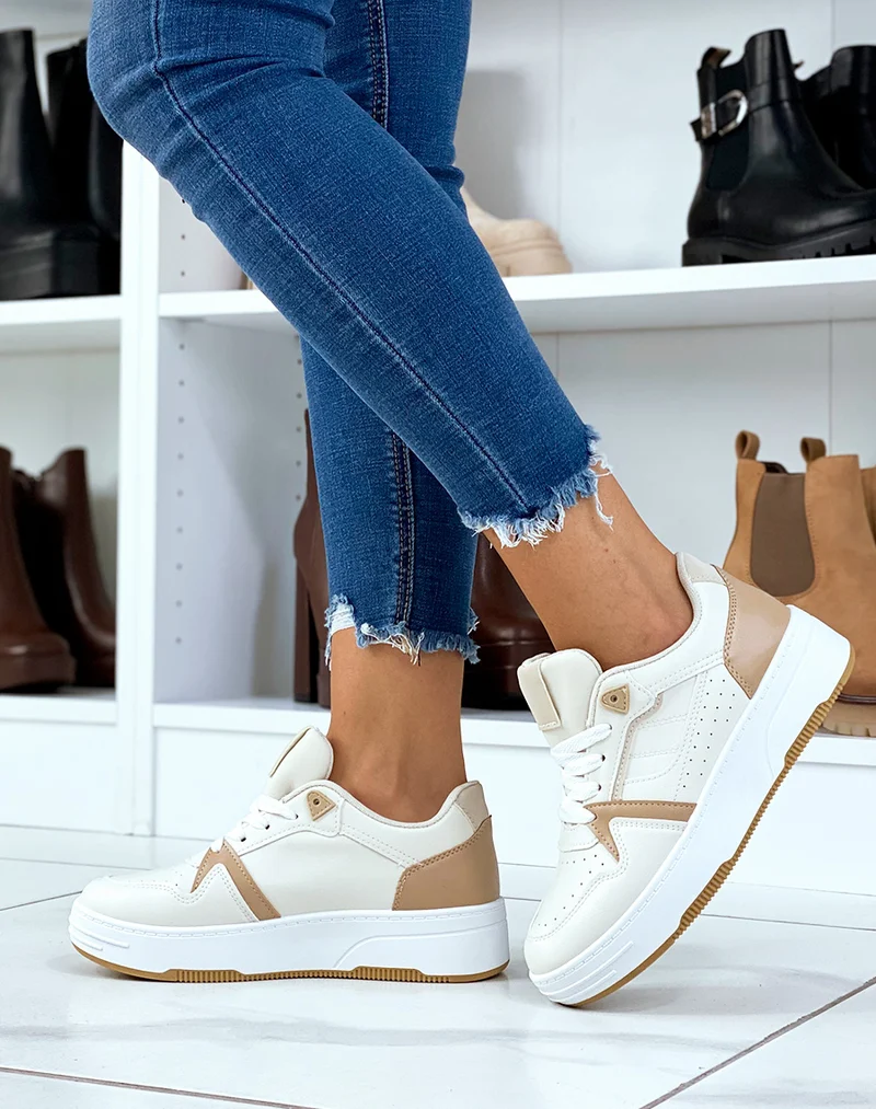 Baskets beiges et camel à plateforme