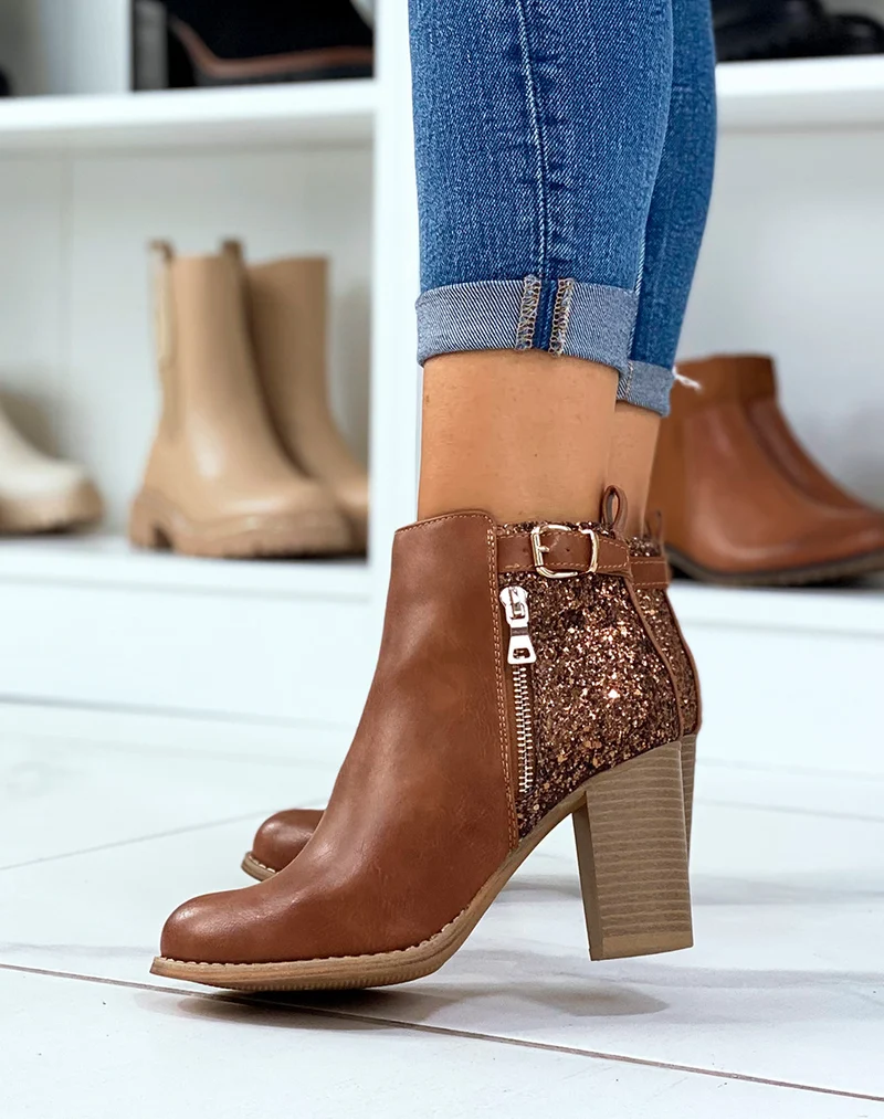Bottines camel à talons pailletées avec sangle