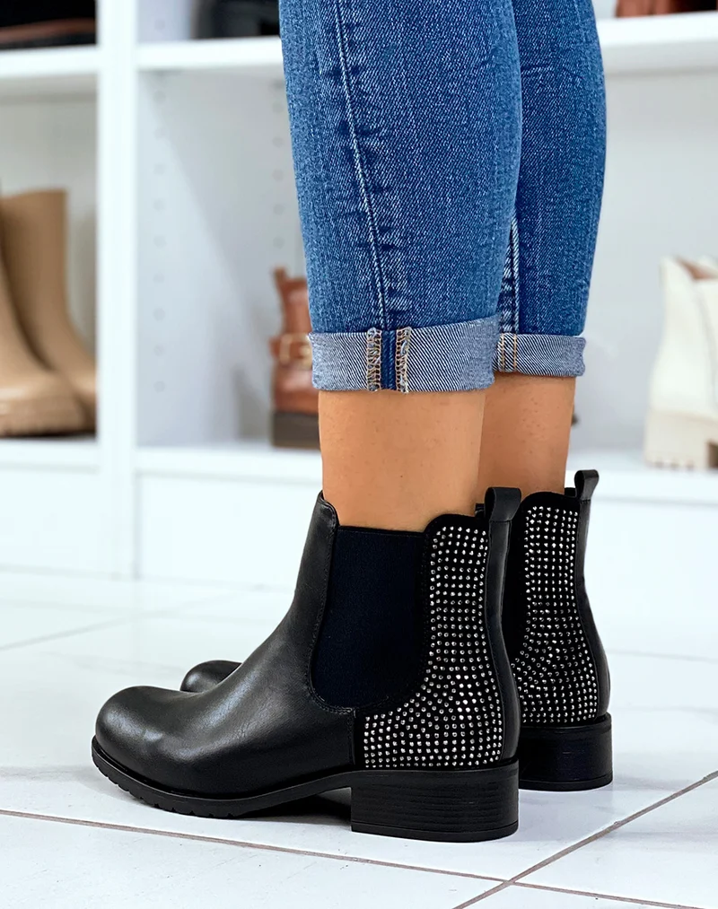 Bottines basses noires à clous