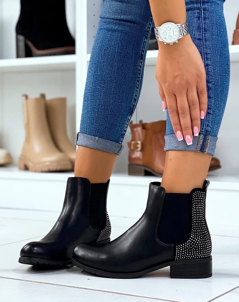 Bottines basses noires à clous