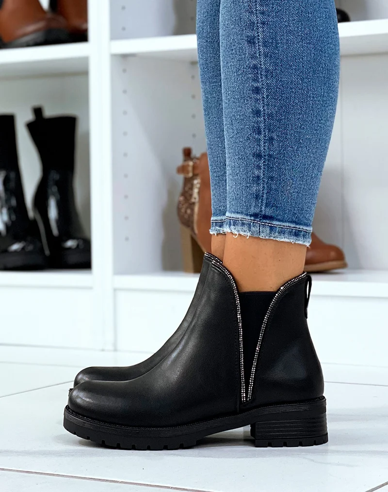 Bottines noires coupe pétale à liseré à strass