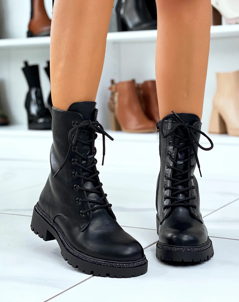 Bottines montantes noires à lacets et semelle à strass