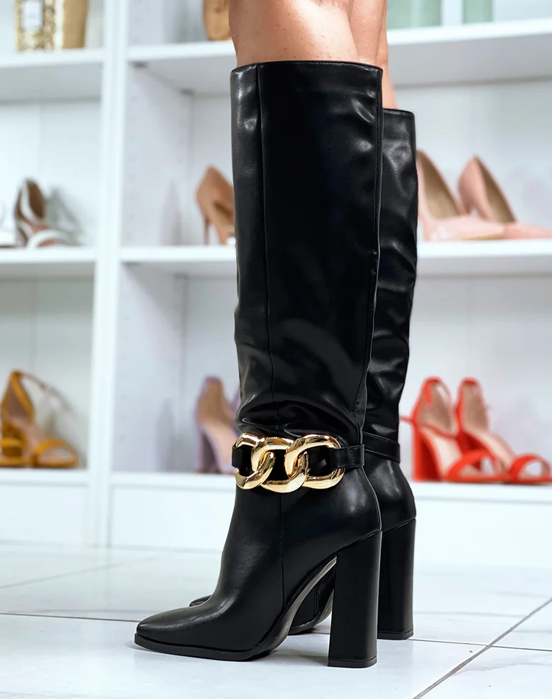 Bottes hautes noires à talon à chaîne dorée