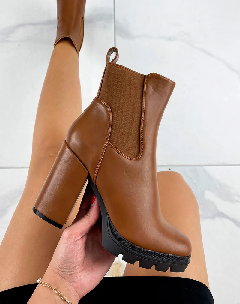 Bottines à talon camel à plateforme crantée