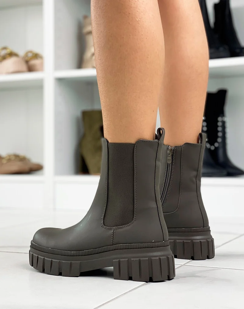 Bottines kaki gommées à semelle épaisse
