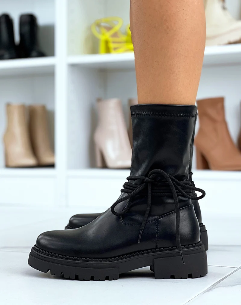 Bottines noires à lacets