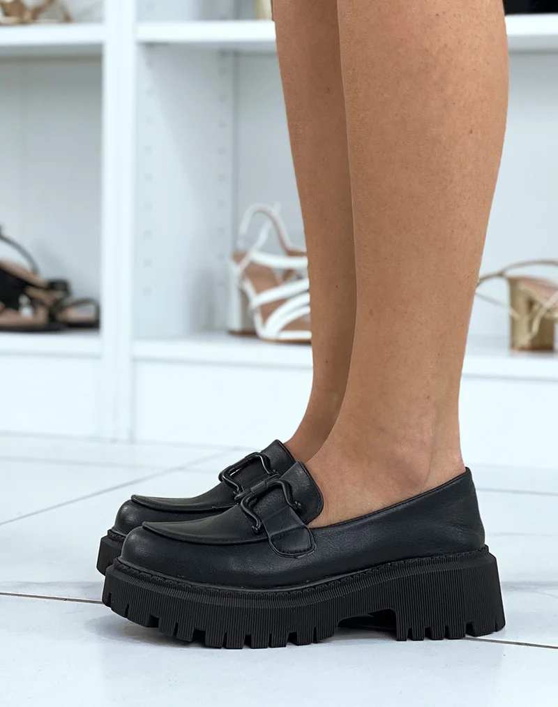 Mocassins noirs mat à détails noir mat et semelle épaisse