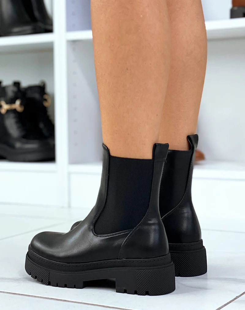 Bottines noires basses à élastique et semelle cranté