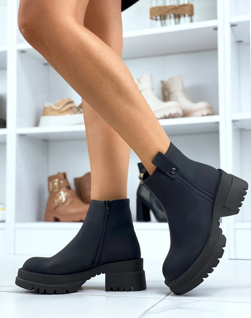 Bottines basses et lisses noires à talon épais