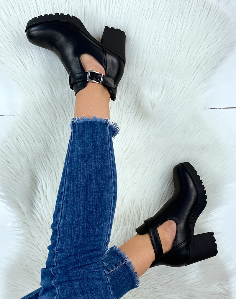 Bottines noires ajourée