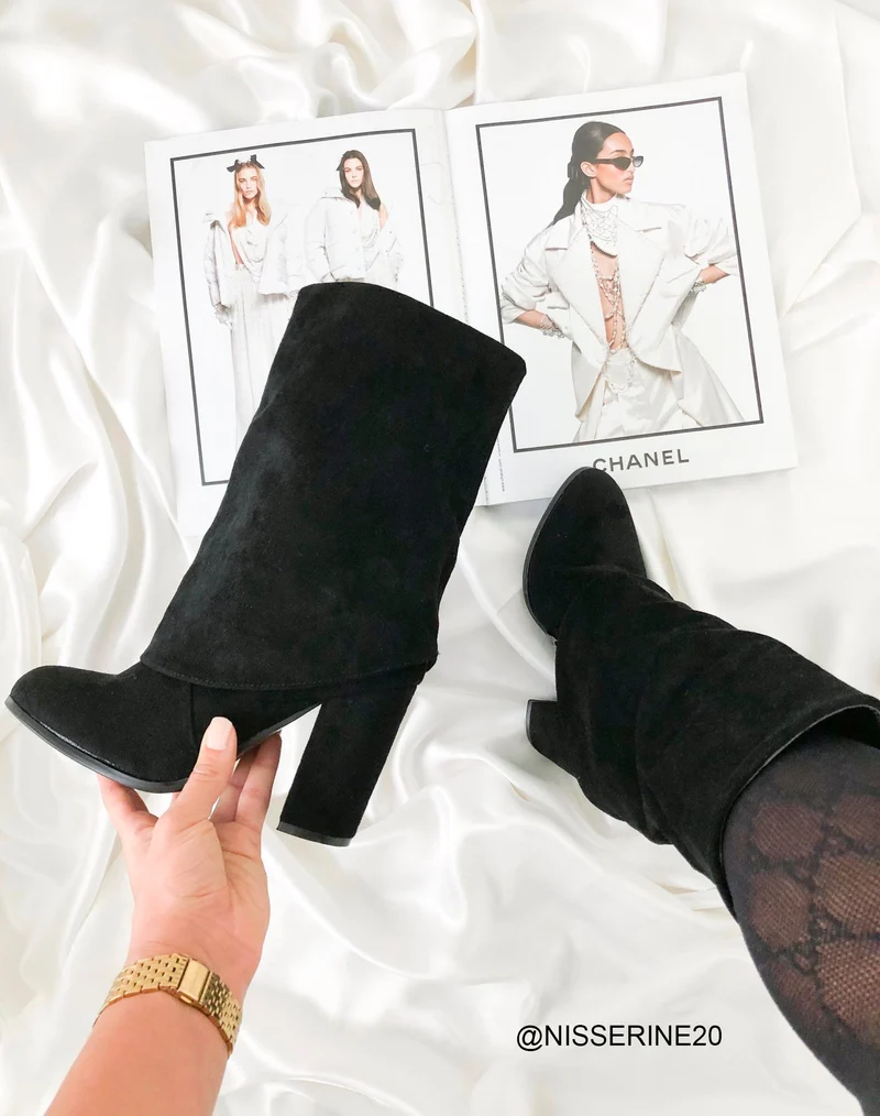 Bottines noires retroussées en suédine