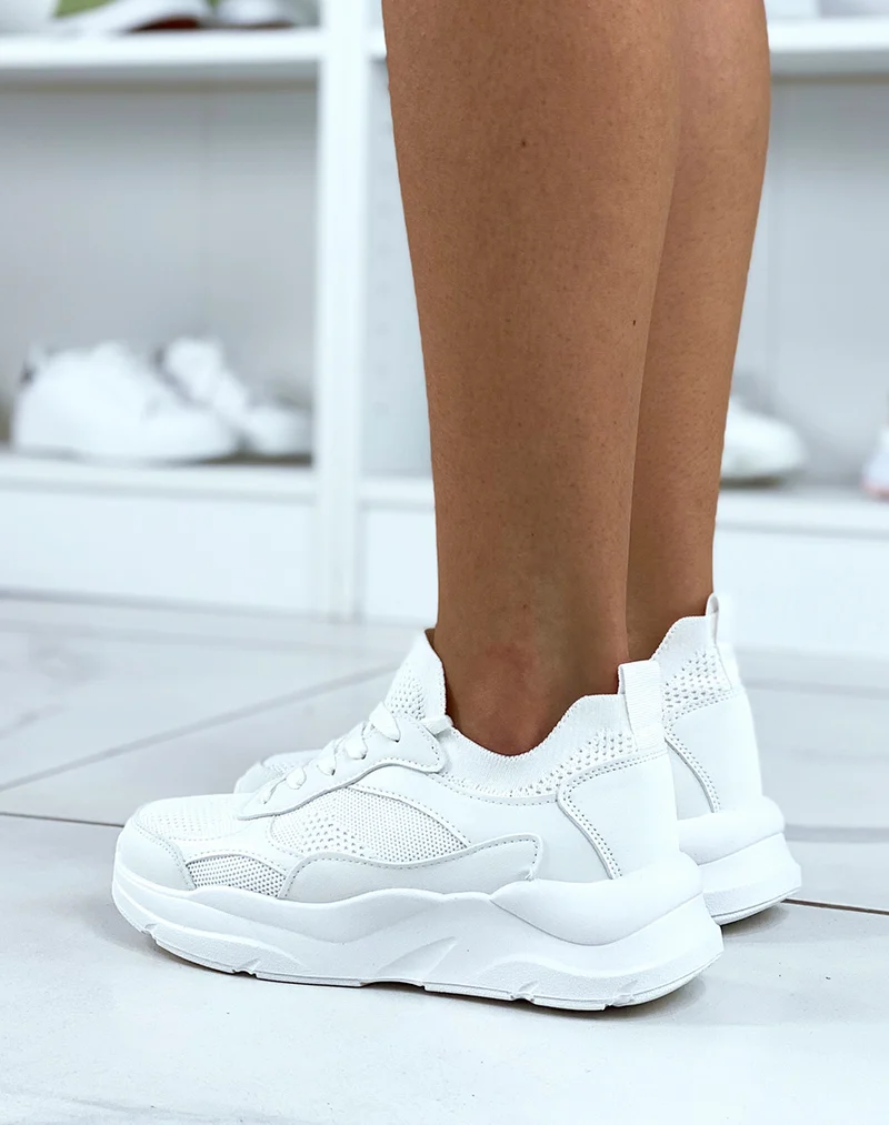 Baskets blanches en tissus à grosse plateforme