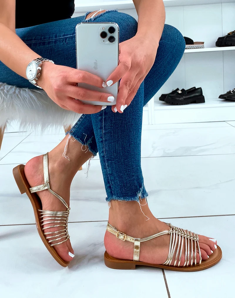Nu-pieds à multiples brides fines dorées