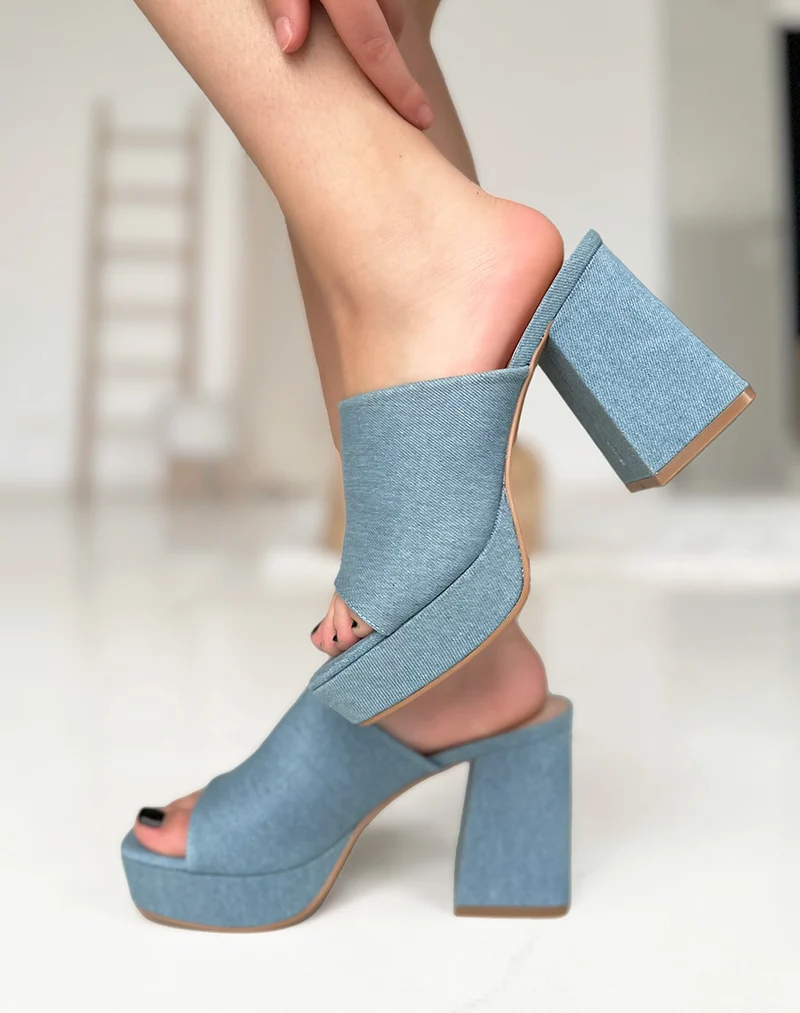 Mules en jean à gros talon et grosse plateforme