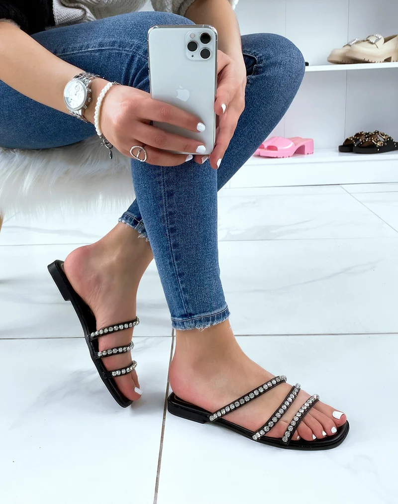 Mules plates noires à triple brides à strass