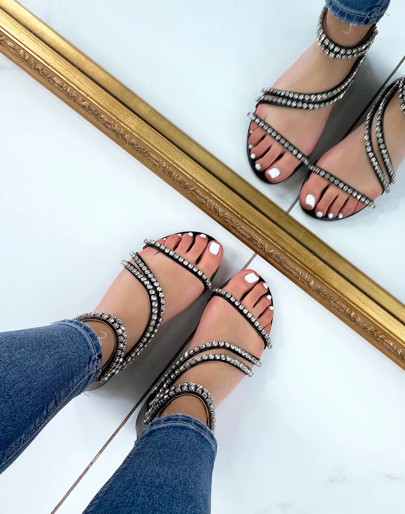 Nu-pieds noirs à lanières à strass et fermeture à zip