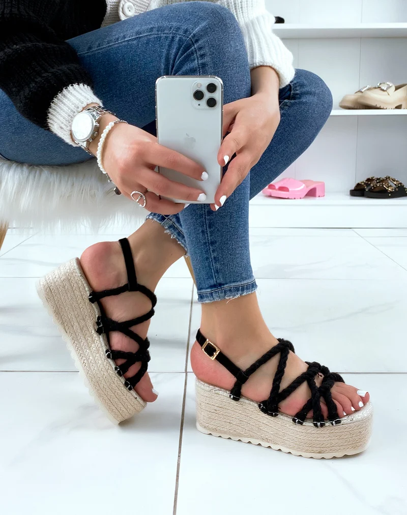 Sandales noires à lanières style corde et semelle épaisse en toile de jute