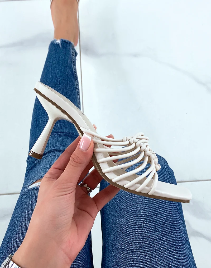 Mules à talons blanches à multiples brides