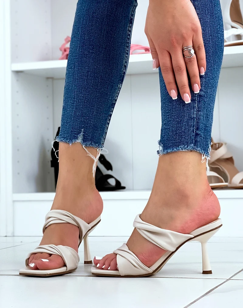 Mules beiges à doubles lanières