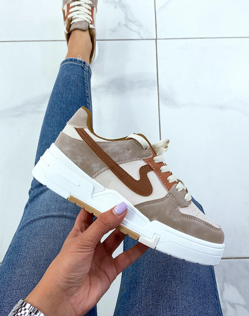 Baskets beiges à détails marrons et nudes