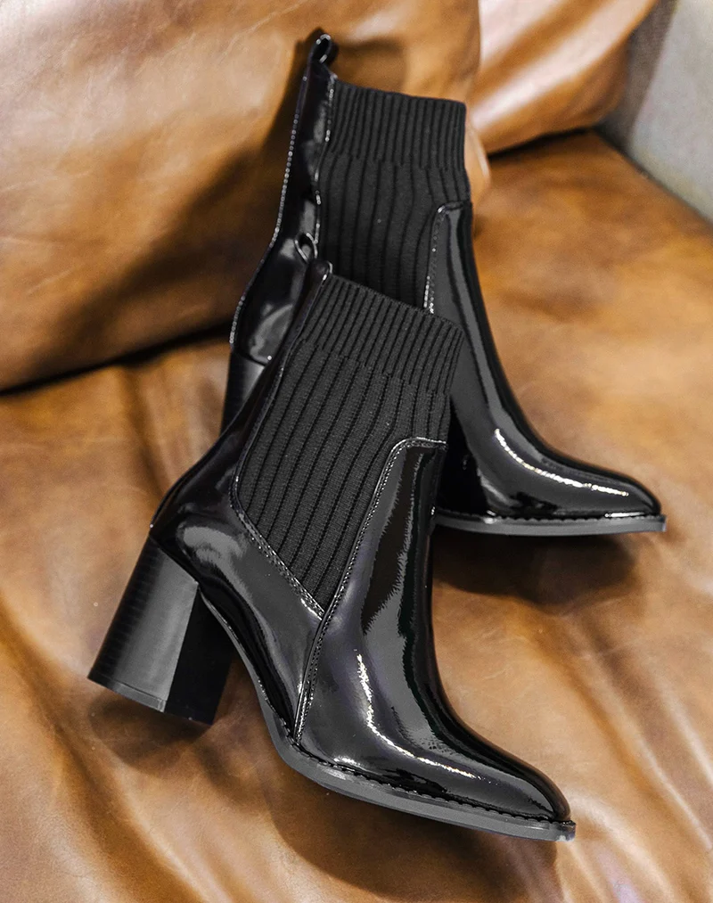 Bottines noires effet miroir à talon incliné