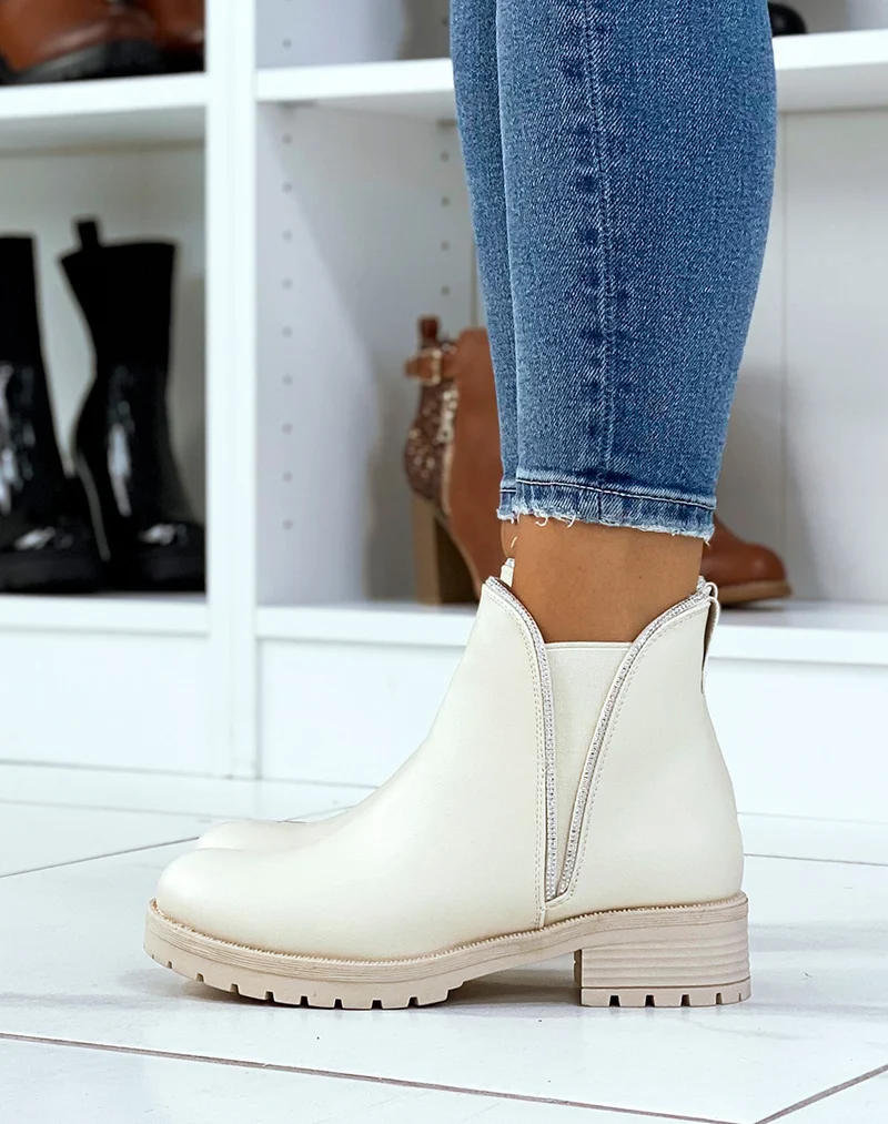 Bottines beiges coupe pétale à liseré à strass