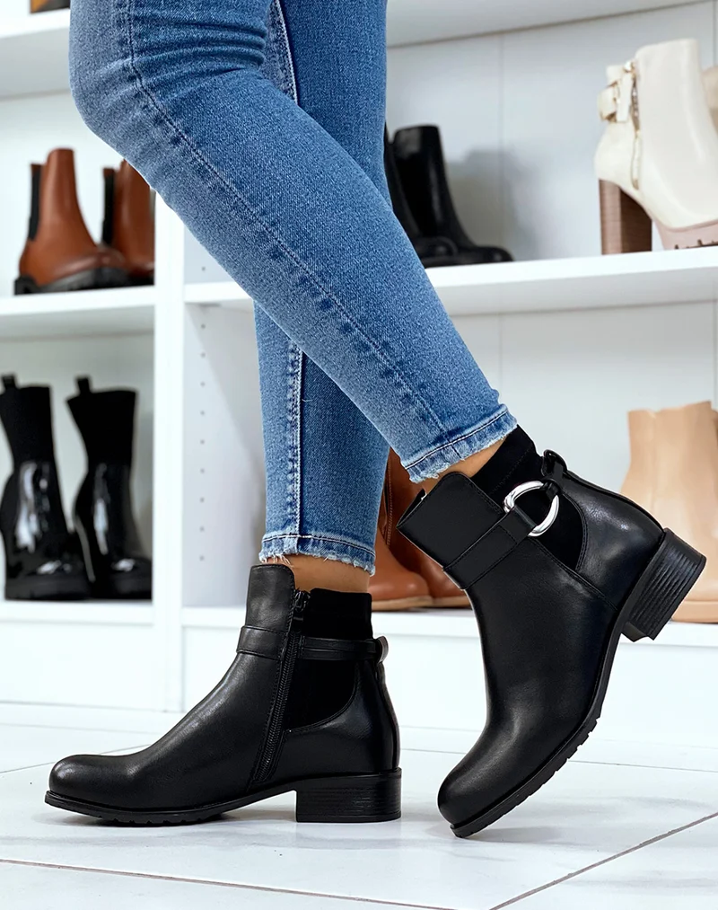 Bottines noires à lanière à anneau argenté