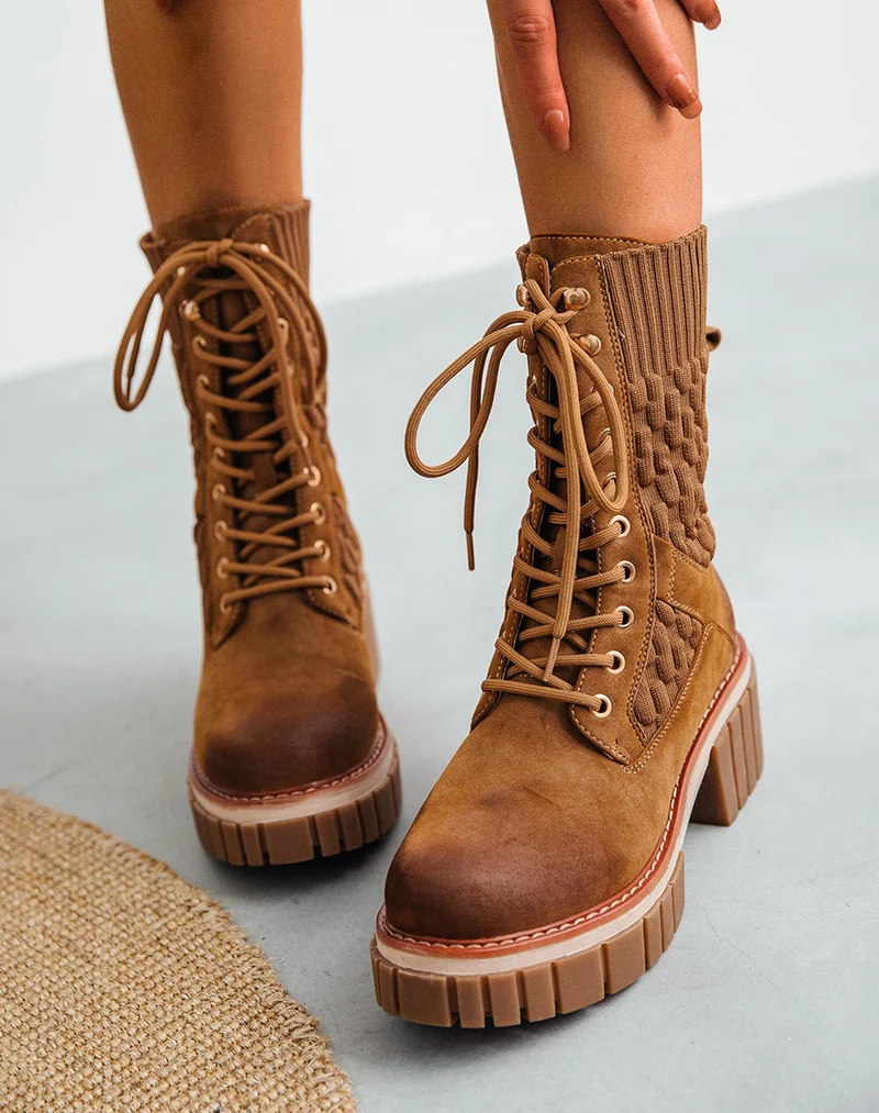 Bottines montantes camel bi-matière à semelle talonnée et crantée