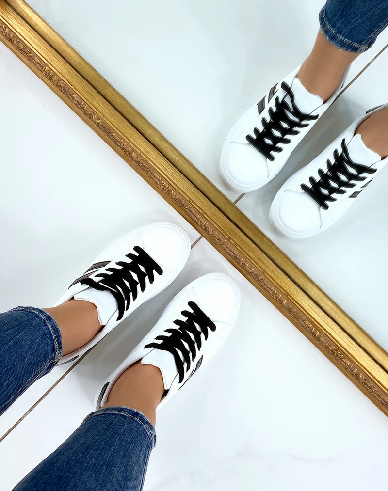 Baskets blanches et noires basses