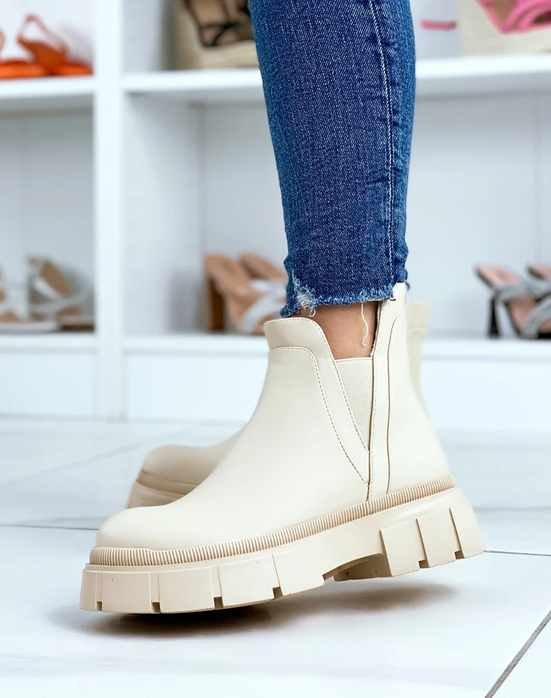 Bottines beiges mattes à chaîne tressée et argentée à étoiles