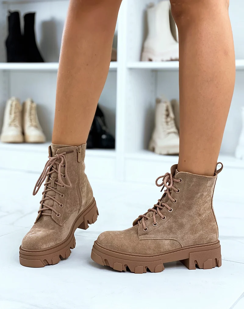 Bottines en suédine marron lacées à semelle crantée