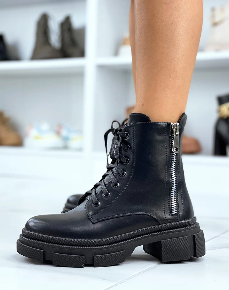 Bottines noires à lacet et zip décoratif