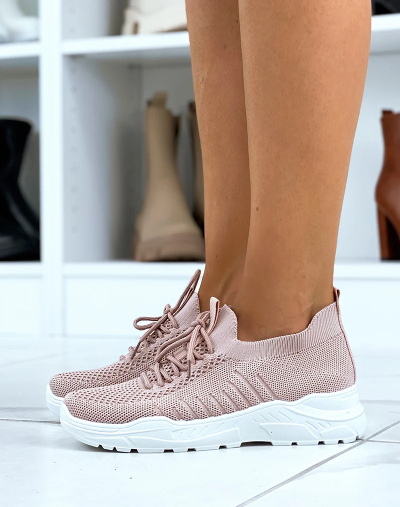 Baskets roses souples respirantes effet chaussettes