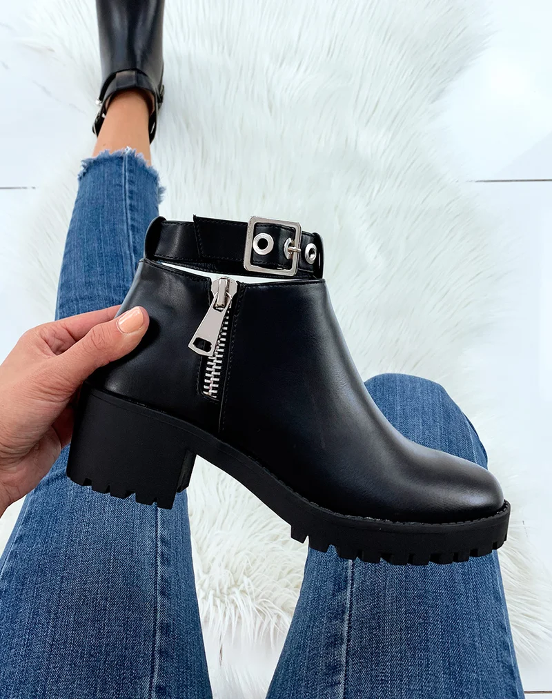Bottines noires à boucles chevilles