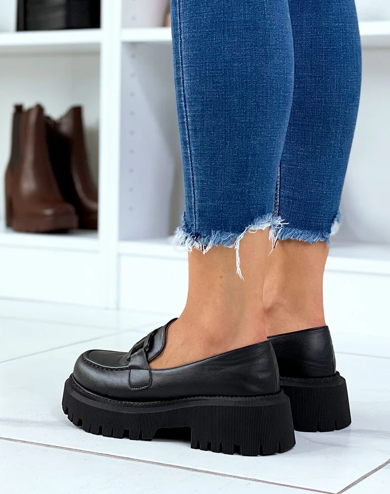 Mocassins noirs avec détails noir mate