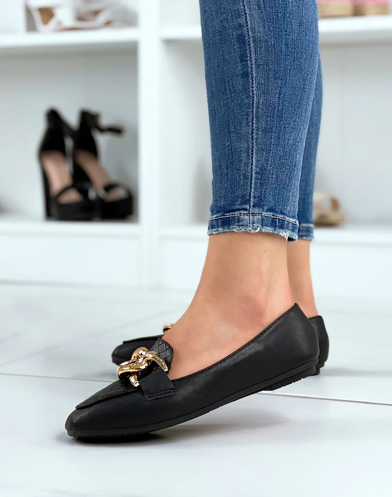 Mocassins noirs quadrillés à chaîne dorée