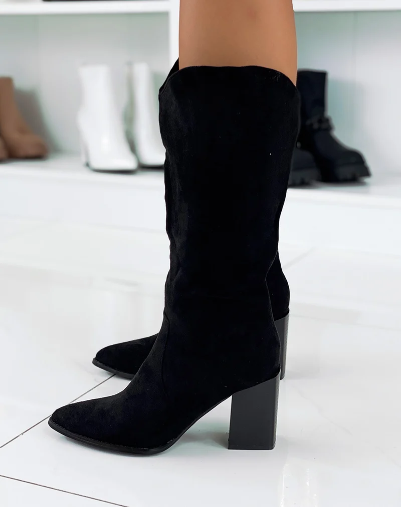 Bottes en suédine noire à bout pointu