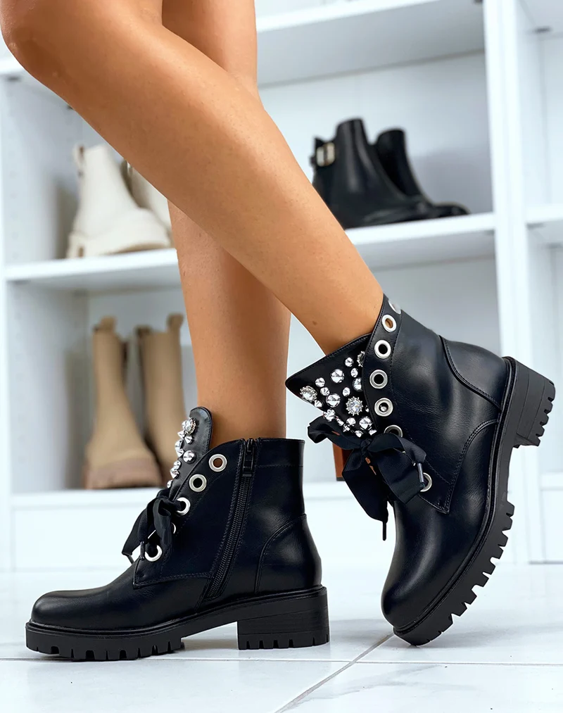 Bottines basses noires cloutées