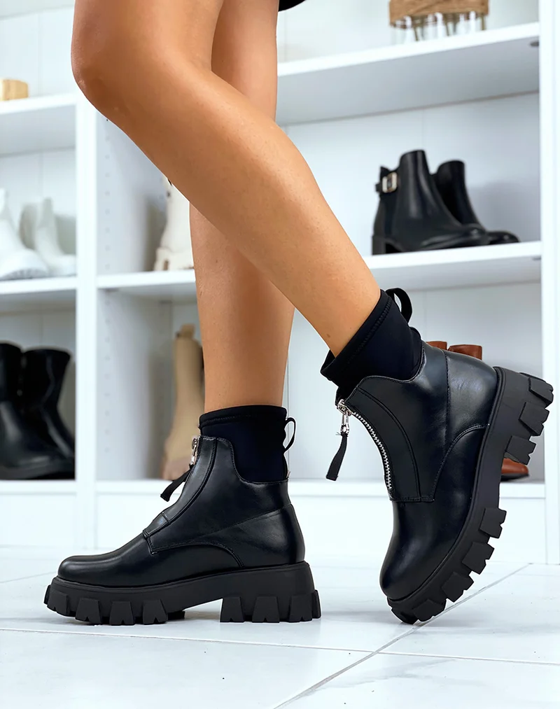 Bottines noires à semelle épaisse crantée
