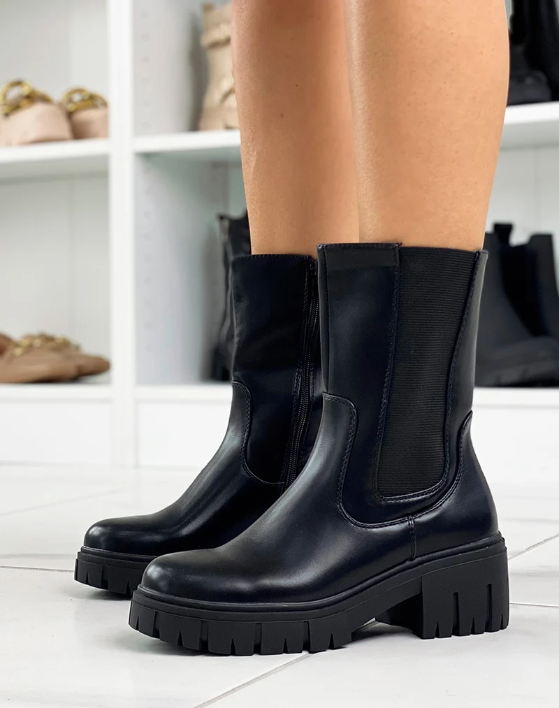Bottines noires à semelle crantée