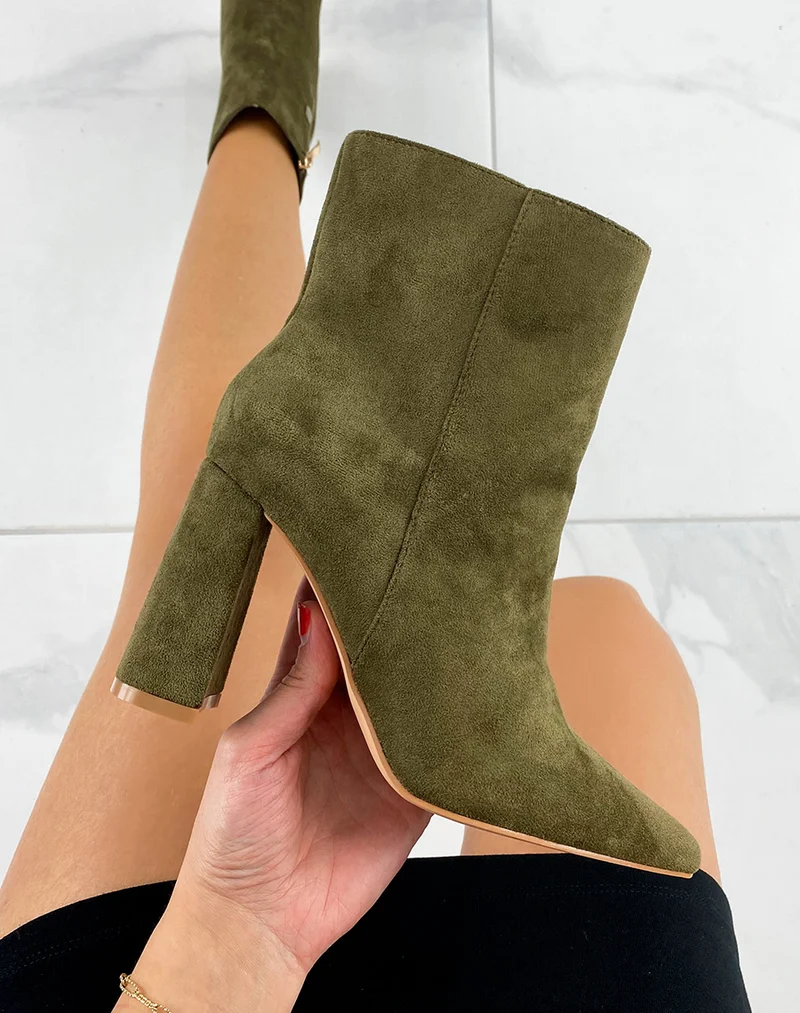 Bottines à talon en suédine kaki à bout pointu