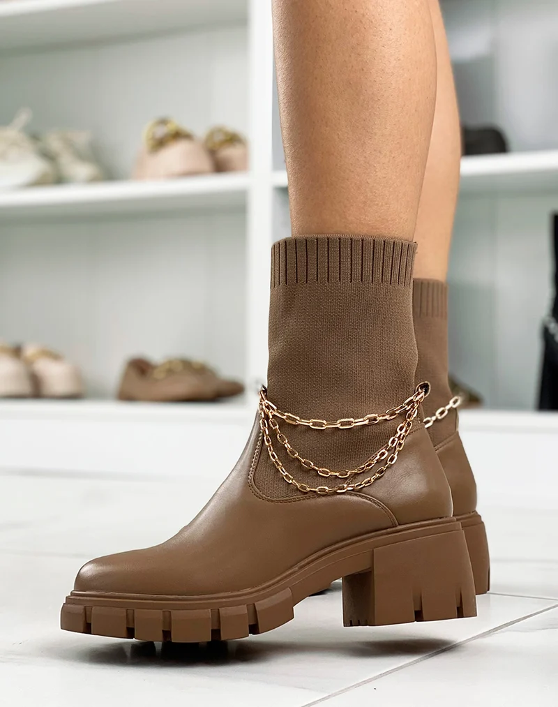 Bottines marrons style chaussette à triple chaînes à talon