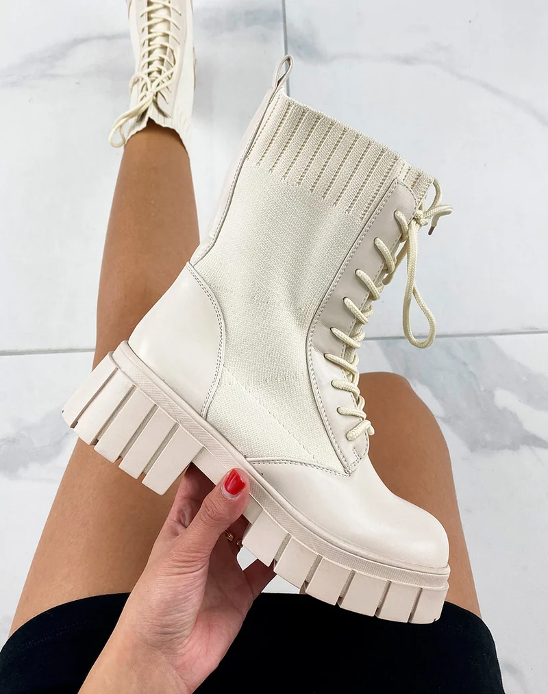 Bottines beiges montantes effet chaussette à semelle talonnée