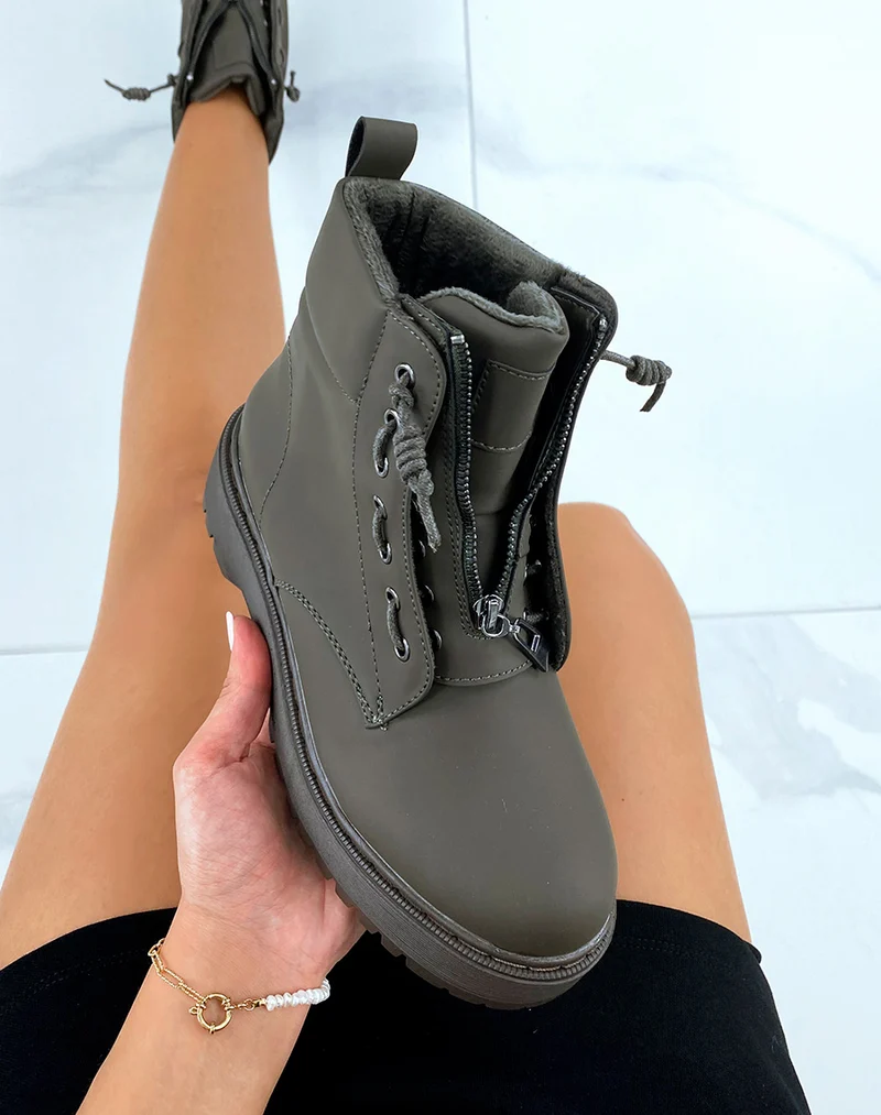 Bottines basses kaki gommées molletonnées