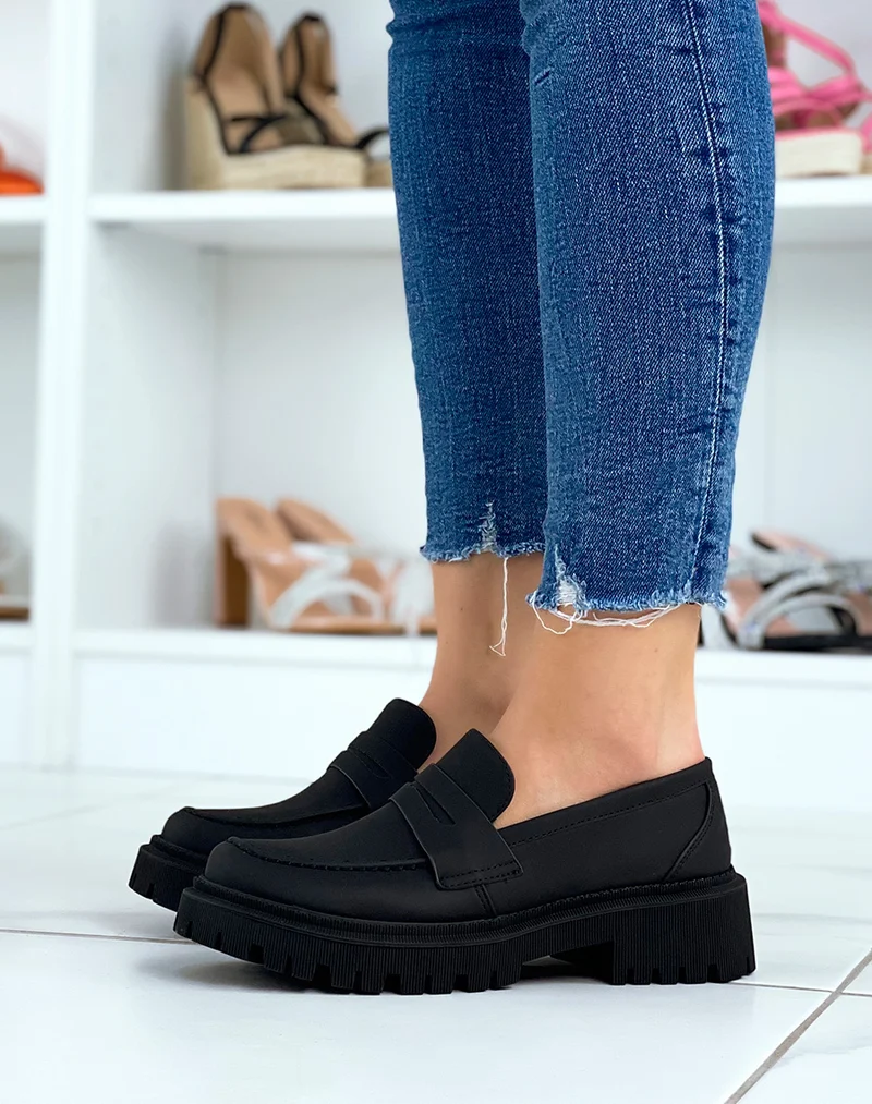Mocassins noirs mattes