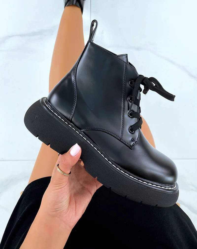 Bottines noires lacées à plateforme épaisse