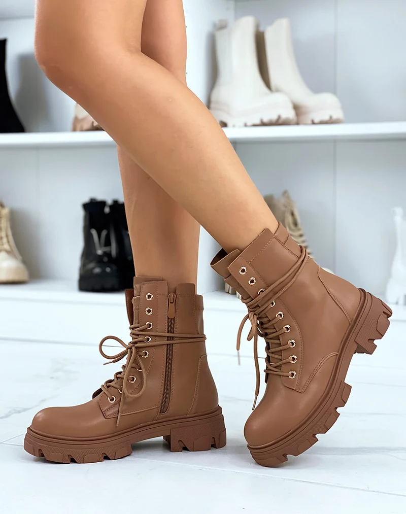Bottines marrons montantes à lacets et semelle talonnée