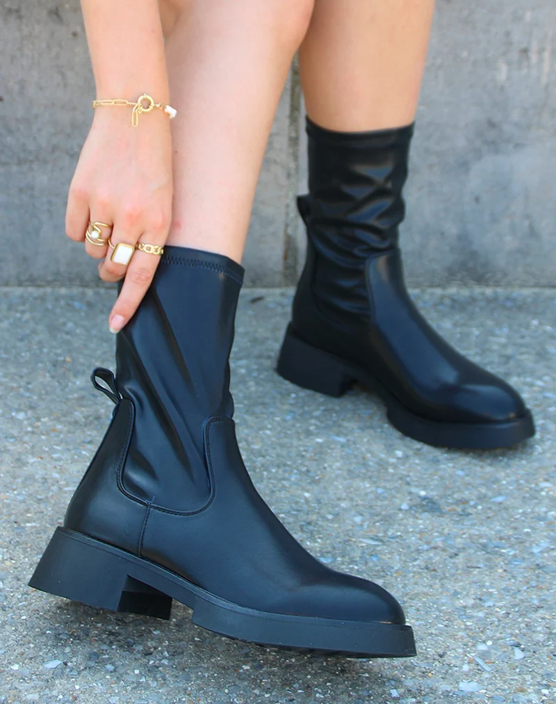 Bottines montantes noires effet chaussette en similicuir