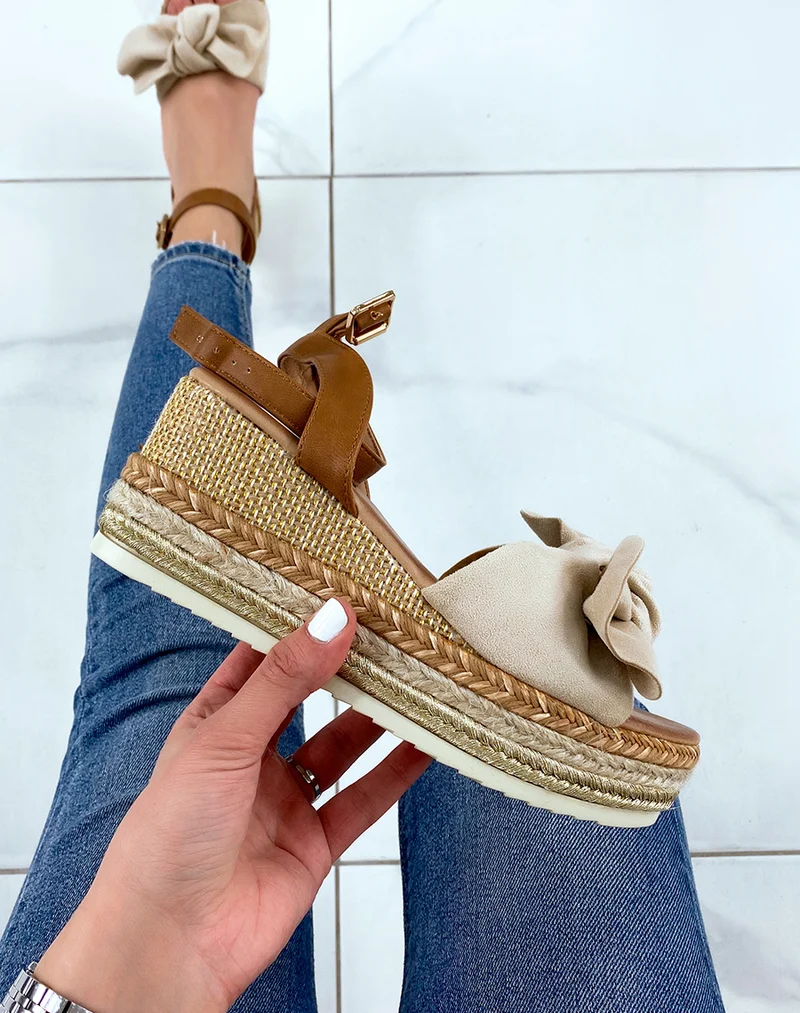 Sandales compensées à noeud en suédine beige et talon en toile de jute coloré